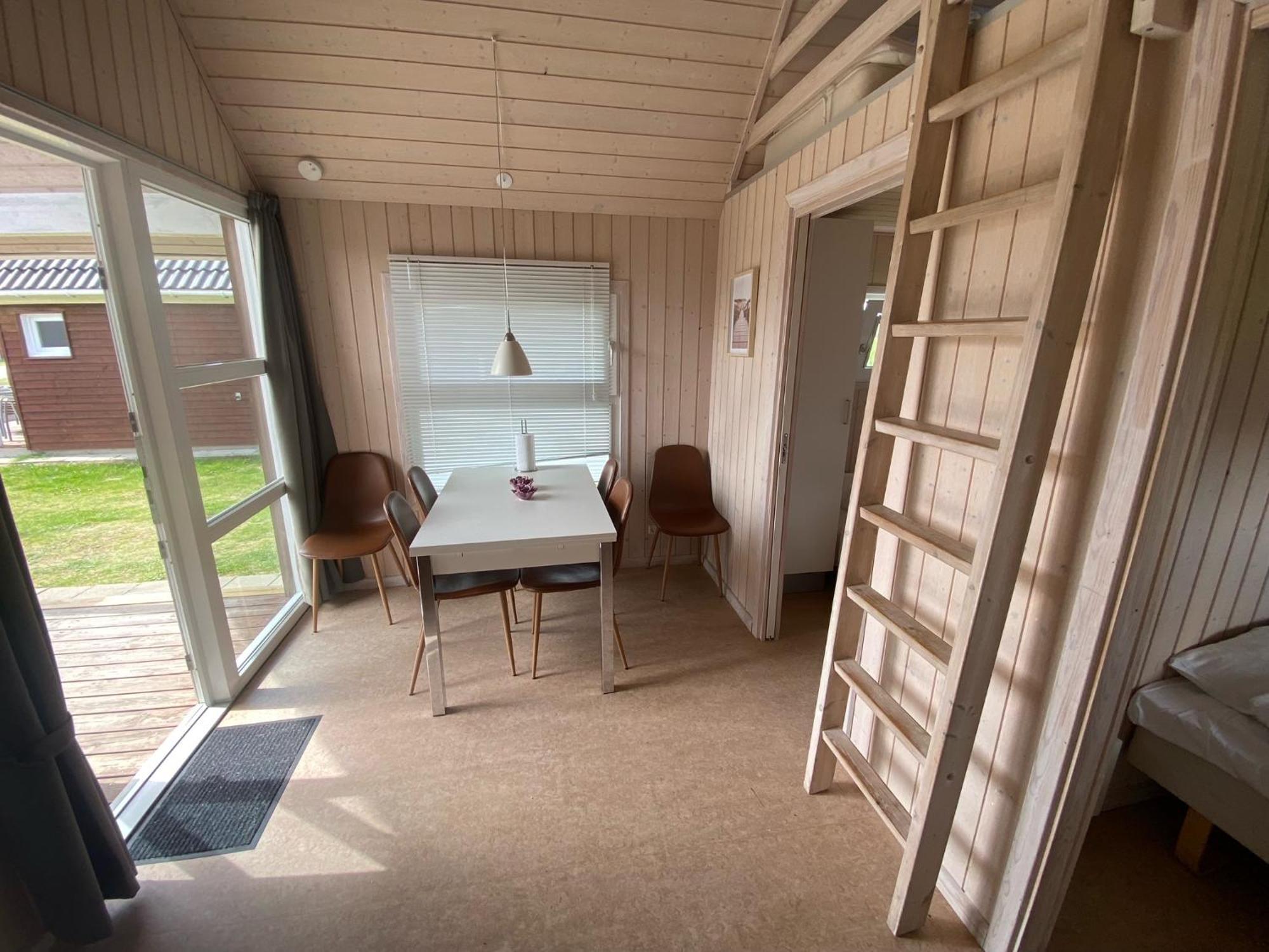 Lokken Klit Camping & Cottage Village Kamer foto